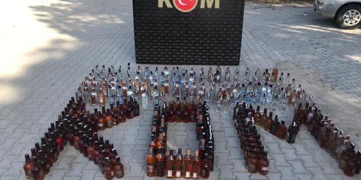 Kayseri'de sahte içki operasyonu: 900 şişe ele geçirildi