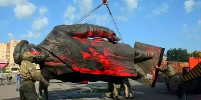 Lenin’in bin 400 heykelini yıkan Ukrayna'dan sürpriz hamle. CNN'in röportajında anlattılar