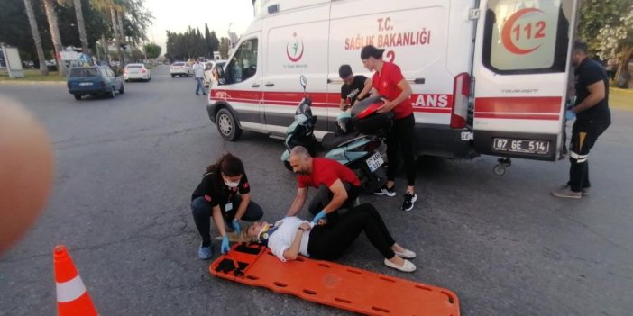 Antalya'da motosikletçi kadının hayatını kaskı kurtardı