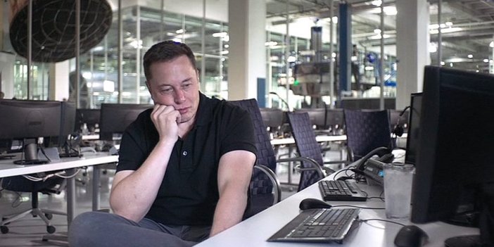Elon Musk’ın ‘Ofise dönün’ maili Tesla çalışanlarını ikiye böldü