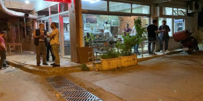 Restoranda bıçaklanan müşteri kurşun yağdırdı: 2 yaralı
