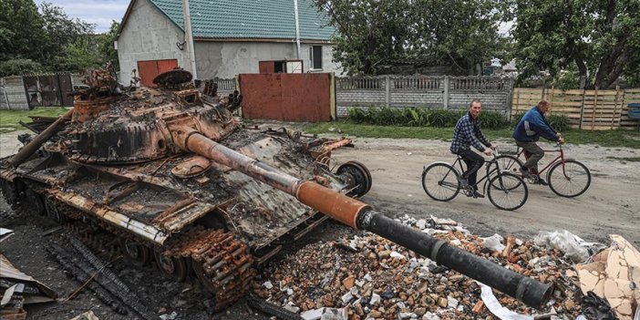 Enkaza dönen Zahaltsi köyünde savaşın izleri silinmeye çalışılıyor