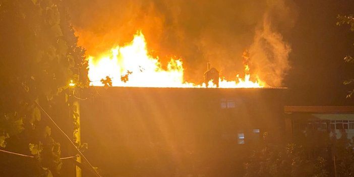 İzmir’de okul çatısında yangın