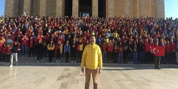 Hey gidi eski kayseri taraftarı.. Kayseri taraftarı Anıtkabir'de okullardan kaldırılan Andımız'ı okumuştu. Erciyes Üniversitesi öğrencileri İzmir Marşı okuyunca 4 yıl önceki bu olay yeniden gündem oldu