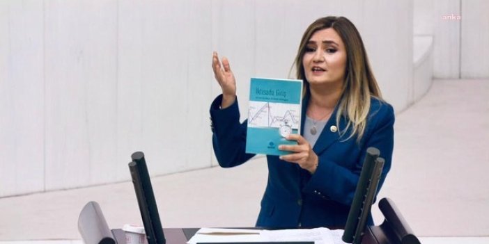 Meclis Kürsüsünden açıkladı CHP’li vekil Bakan Nebati'ye 'İktisada Giriş' kitabı yolladı.
