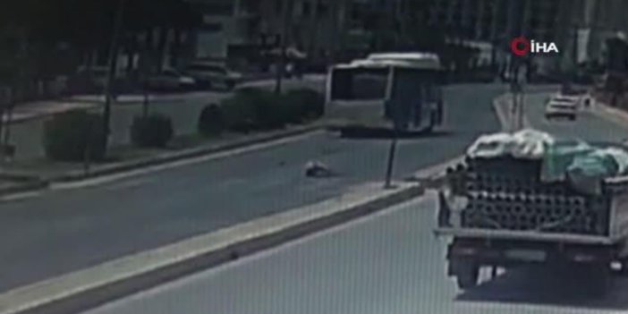 Mersin'de belediye otobüsü yayaya çarptı