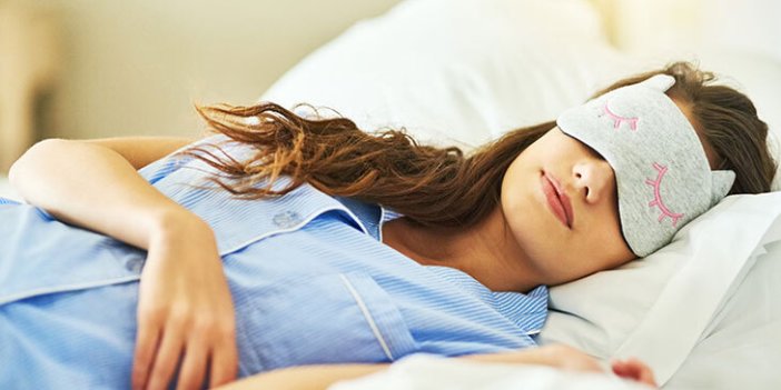 Deliksiz uykuyu mu özlediniz? İşte kaliteli uyku için 5 temel faktör ve tüketmemeniz gereken 9 besin