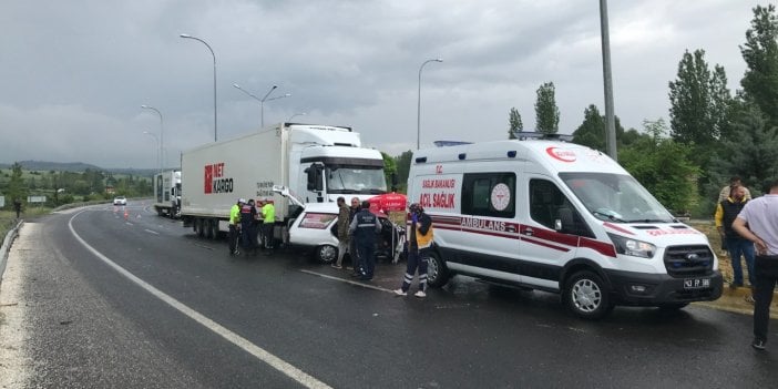 TIR’ın çarptığı otomobil sürücüsü hayatını kaybetti