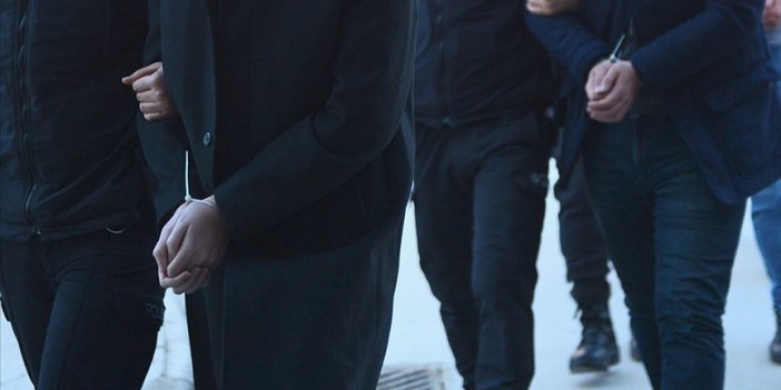 İzmir merkezli FETÖ operasyonunda 11 gözaltı