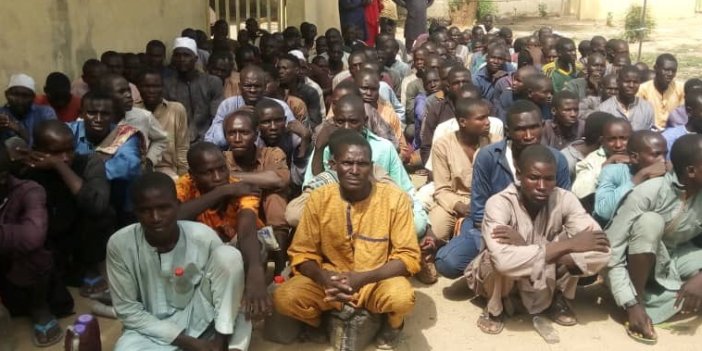 Nijerya'da 204 terör örgütü Boko Haram üyesi teslim oldu