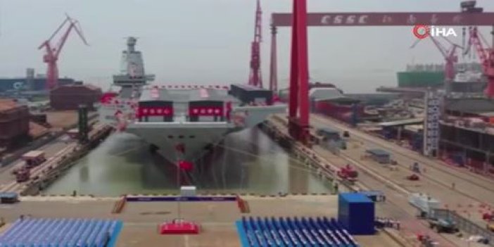 Çin'in 3'ncü uçak gemisi 'Fujian' Şanghay'da denizle buluştu
