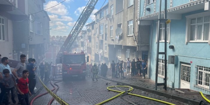 Arnavutköy'de çatı yangını