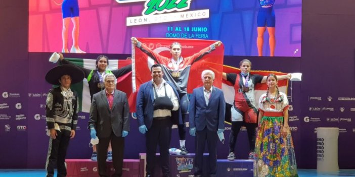 Milli halterci Büşra Çan Kop'tan Dünya Şampiyonası'nda 2 altın, 1 gümüş