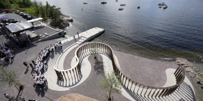 Norveç'te Utoya Adası katliamı kurbanları için anıt inşa edildi