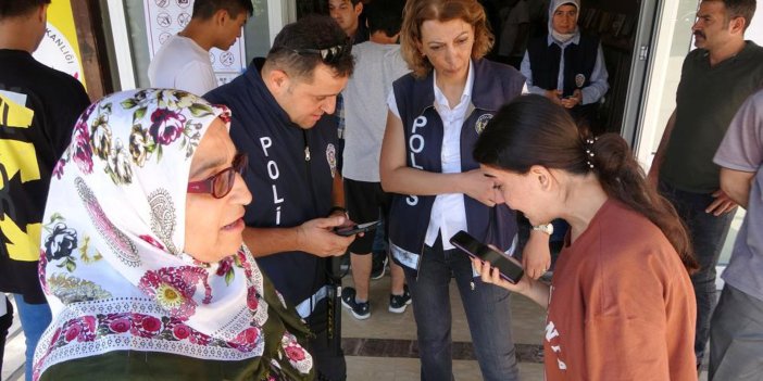 Kimliğini unutan öğrencinin polise verdiği yanıt herkesi ağlattı. Annemle babam vefat etti