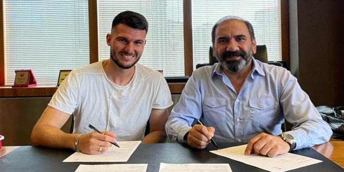 1 yıl sonra yeniden. Sivasspor Robin Yalçın'la sözleşme imzaladı