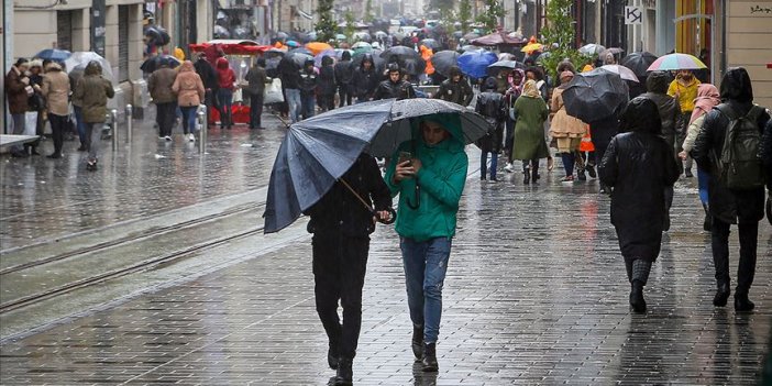 Flaş... Flaş... İstanbul'a yağmurun vuracağı saat belli oldu