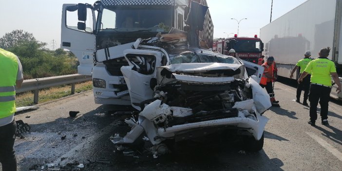 Silivri’de feci kaza! TIR, kamyon ve hafif ticari araç birbirine girdi: 5 yaralı
