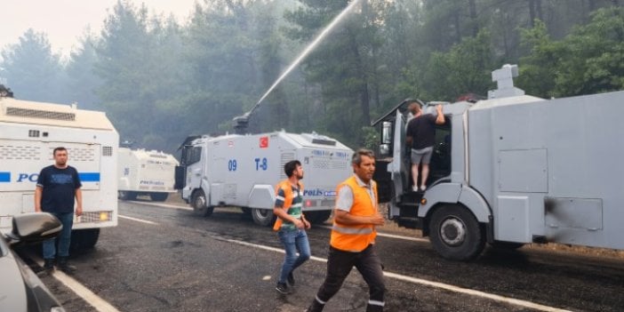 Felaket devam ediyor. Alevlerin o kritik bölgeye sıçramaması için koridor açıldı