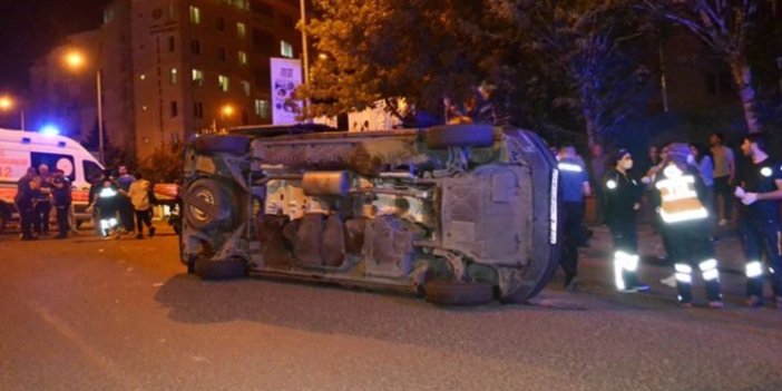 Akşener'in programından dönen İYİ Partilileri taşıyan minibüs devrildi: 1 yaralı