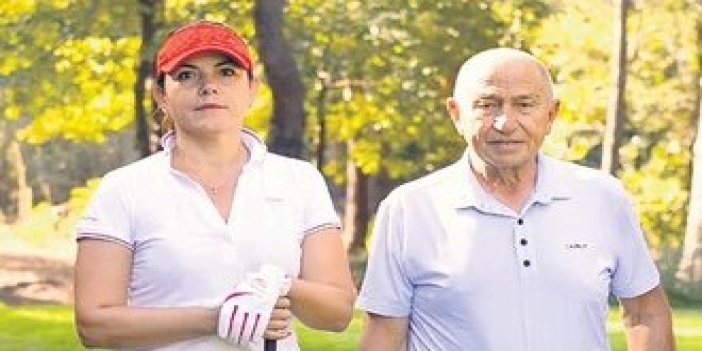 Nihat Özdemir 22 yaş küçük sevgilisiyle evleniyor. Herkes 22 yaş küçük gelinin ne iş yaptığını merak ediyor. Aşk golf sahasında başladı 