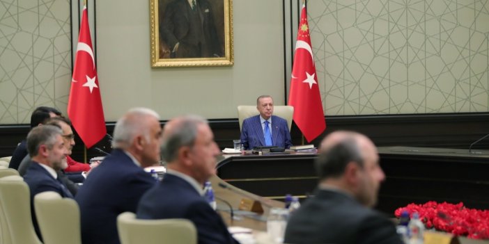 İktidara yakın gazete açıkladı. AKP sonbaharda kabine değişikliğine gidebilir