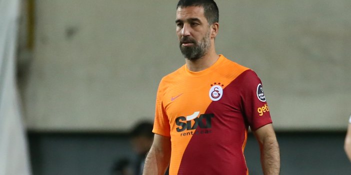 Arda Turan Beşiktaş'tan teklif aldığını açıkladı ve ekledi: Galatasaray'da oynamayı düşünmüyorum