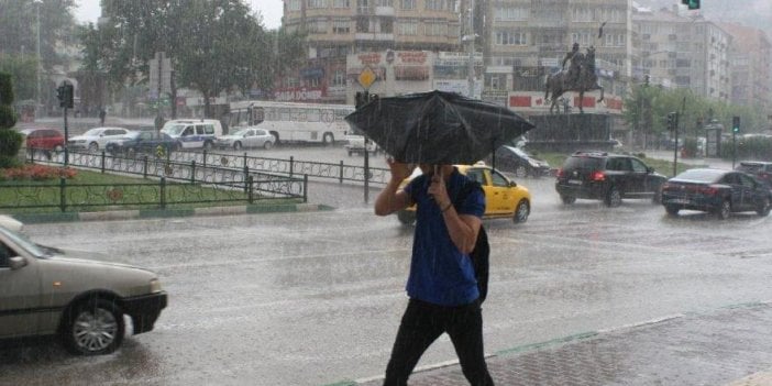 Meteoroloji'den sarı kodlu uyarı. Aman dikkat sağanak bu illeri esir alacak