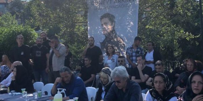 Cüneyt Arkın İçin  Sanatçılar Parkı'ında Kuran-ı Kerim okutuldu