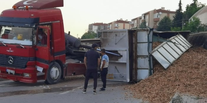 Kontrolden çıkan TIR devrilince yol kapandı