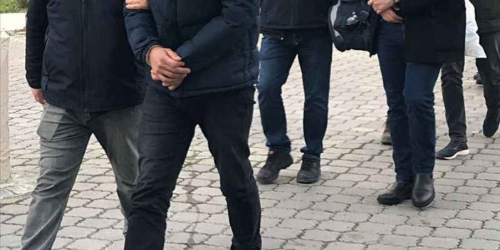 Bursa'da fuhuş operasyonunda yakalanan 10 zanlı adliyeye sevk edildi
