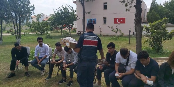 İzmir Jandarmasından düzensiz göçmen operasyonu 59 kişi yakalandı
