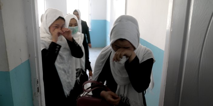 BM: Afganistan'da 1,2 milyon kız, ortaokul öğrenimini sürdüremiyor