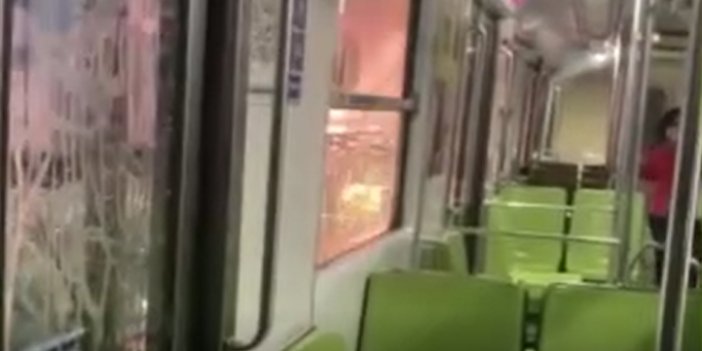 Raylara şemsiye düştü, metroda yangın çıktı
