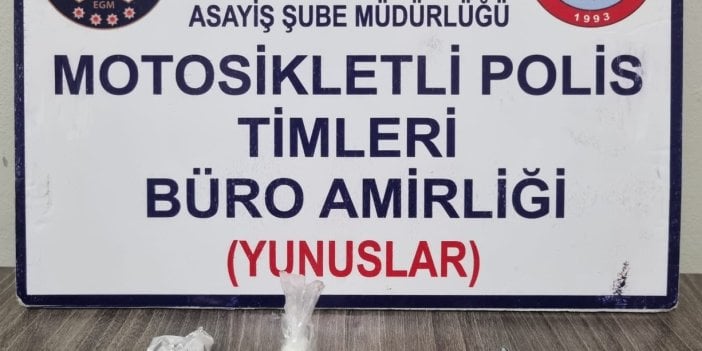 Kütahya'da plakasız motosiklette uyuşturucu ele geçirildi