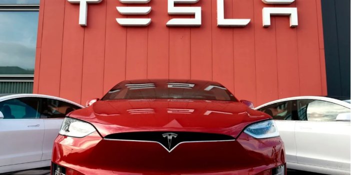 Tesla araçlarda güvenlik hatası: Araçlara acil çağrısı yapıldı