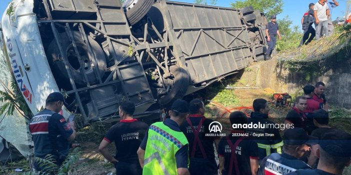 Bodrum'a giden yolcu otobüsü devrildi 6 kişi hayatını kaybetti. 25 kişi yaralandı