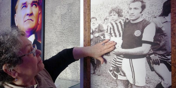 Geçen yıl ölen oğlunun fotoğrafını Dozer Cemil'in kucağında gördü. Hüzünlü karşılaşma