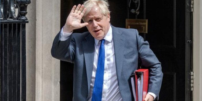 Boris Johnson'dan istifa çağrılarına ret