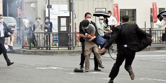 Japonya'yı sarsan suikast. Eski başbakan vuruldu