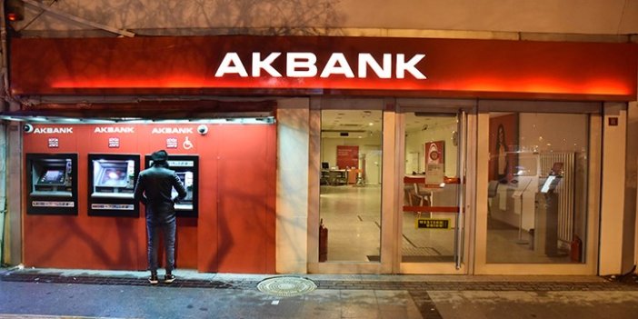 Bankanın mobil uygulamasına girenler şok oldu: Akbank’ta işlemler durdu