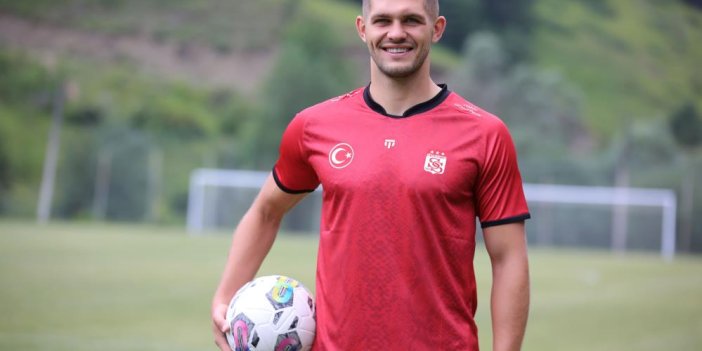 Sivasspor 'a Polonyalı golcü. 26 yaşındaki oyuncu duyuruldu