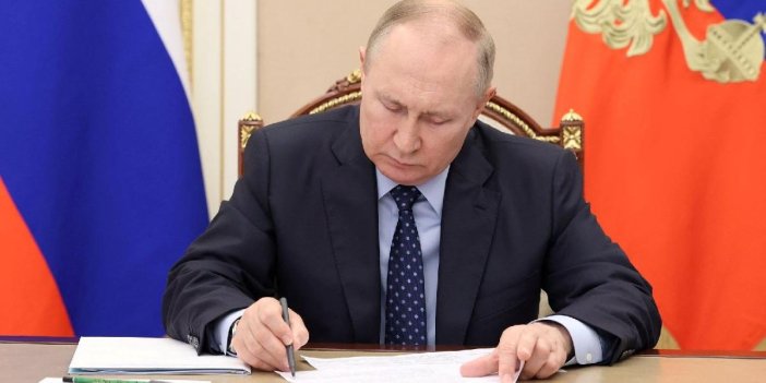 Vladimir Putin tüm Ukraynalıları kapsayacak kararı imzaladı