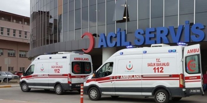Erzincan'da kavgayı ayırmak isteyen polis bıçaklandı