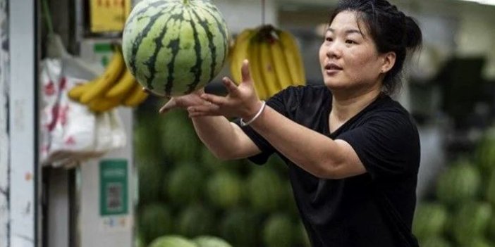 Çin’de Müteahhitler karpuz, sarımsak ve şeftali karşılığında ev satmaya başladı