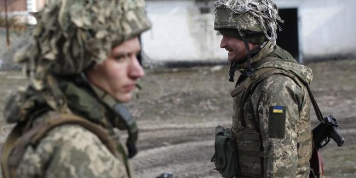 Hollanda ordusu Ukrayna askerlerini İngiltere'de eğitecek