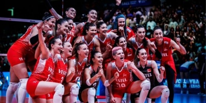 A Milli Kadın Voleybolcularımız final için sahaya çıkıyor