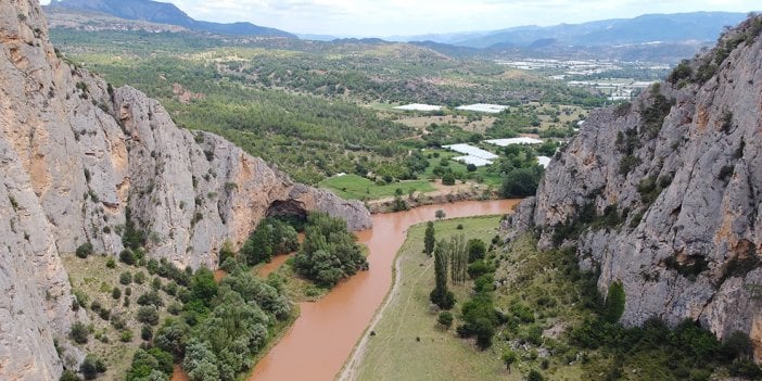 1 kilometrelik kanyon doğa tutkunlarını bekliyor