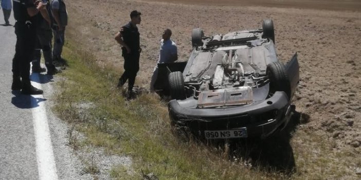 Eskişehir'de kontrolden çıkarak takla atan araçta sürücü ve iki çocuğu yaralandı