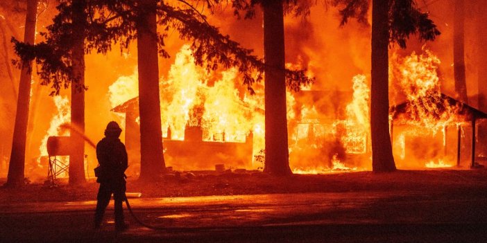 Kaliforniya’da orman yangını: 3 bin 271 yapı tehdit altında